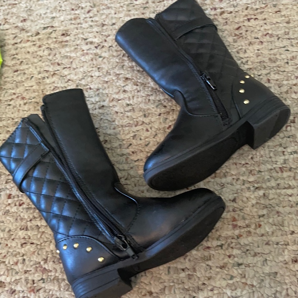 Stylish Black Boots